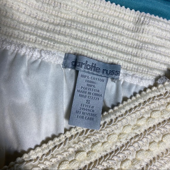 Lace Short (Ruffled) - Picture 3 of 3